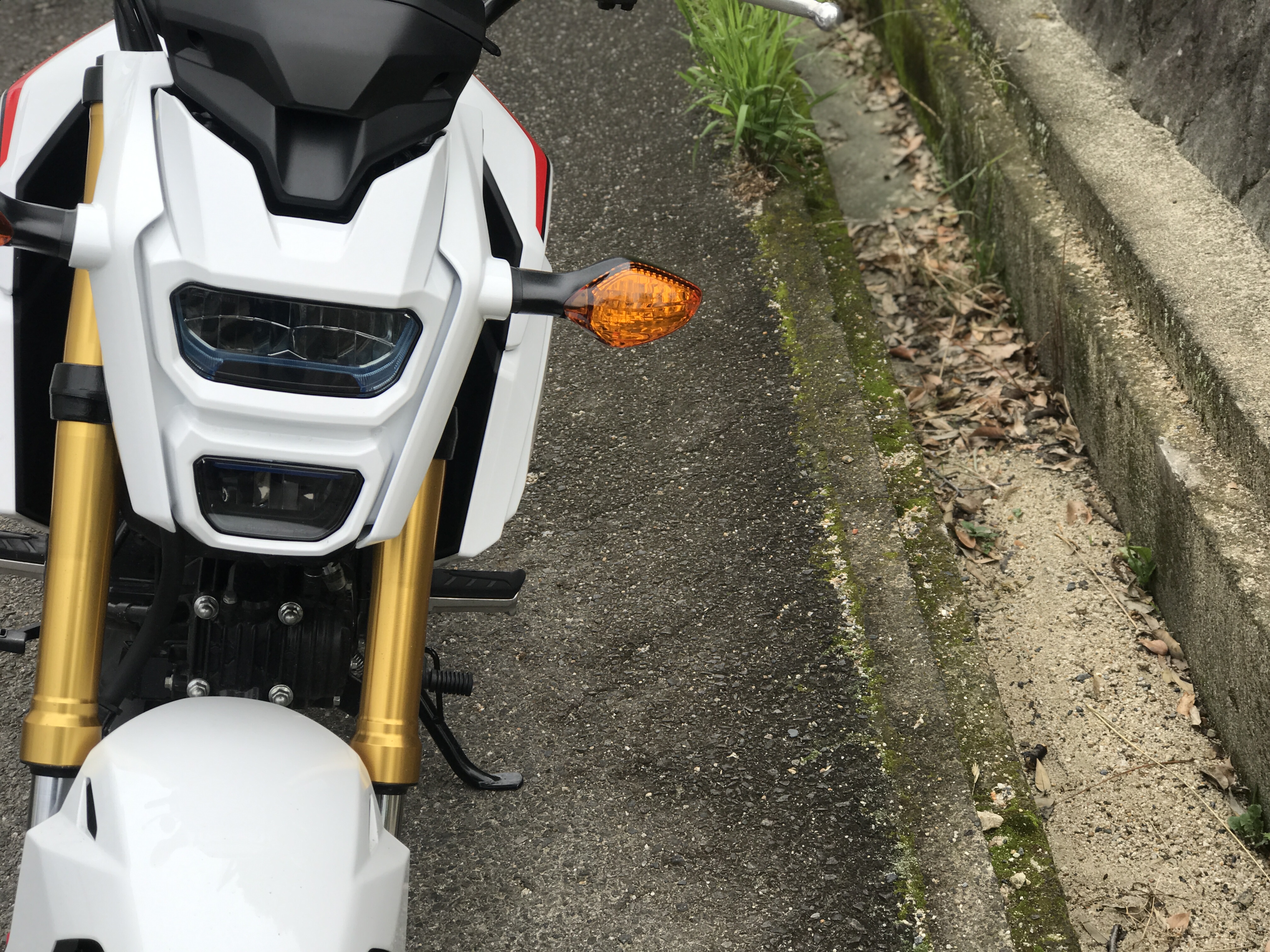 グロム